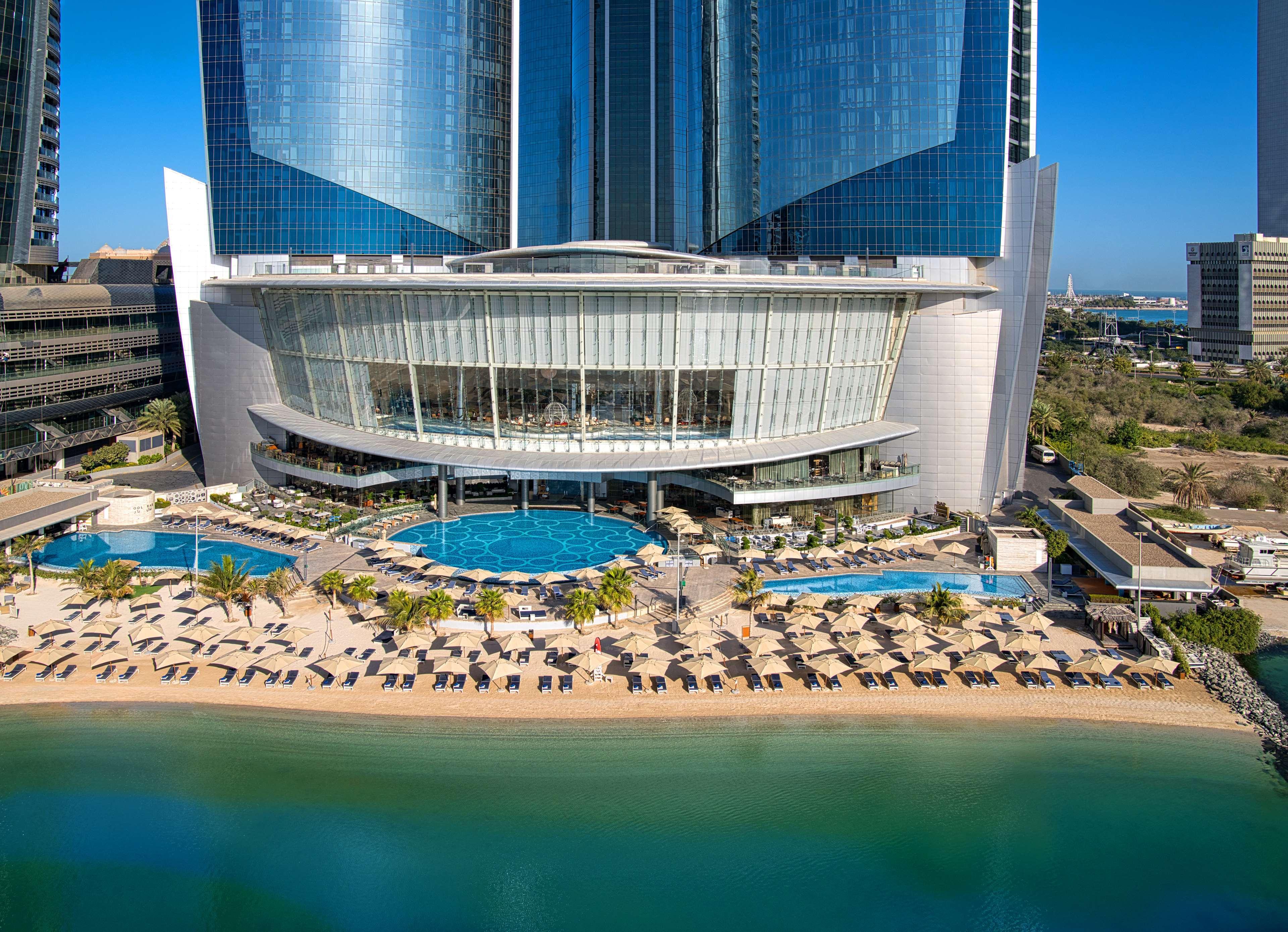 Hotel Conrad Abu Dhabi Etihad Towers Esterno foto The beach at Jumeirah Etihad Towers