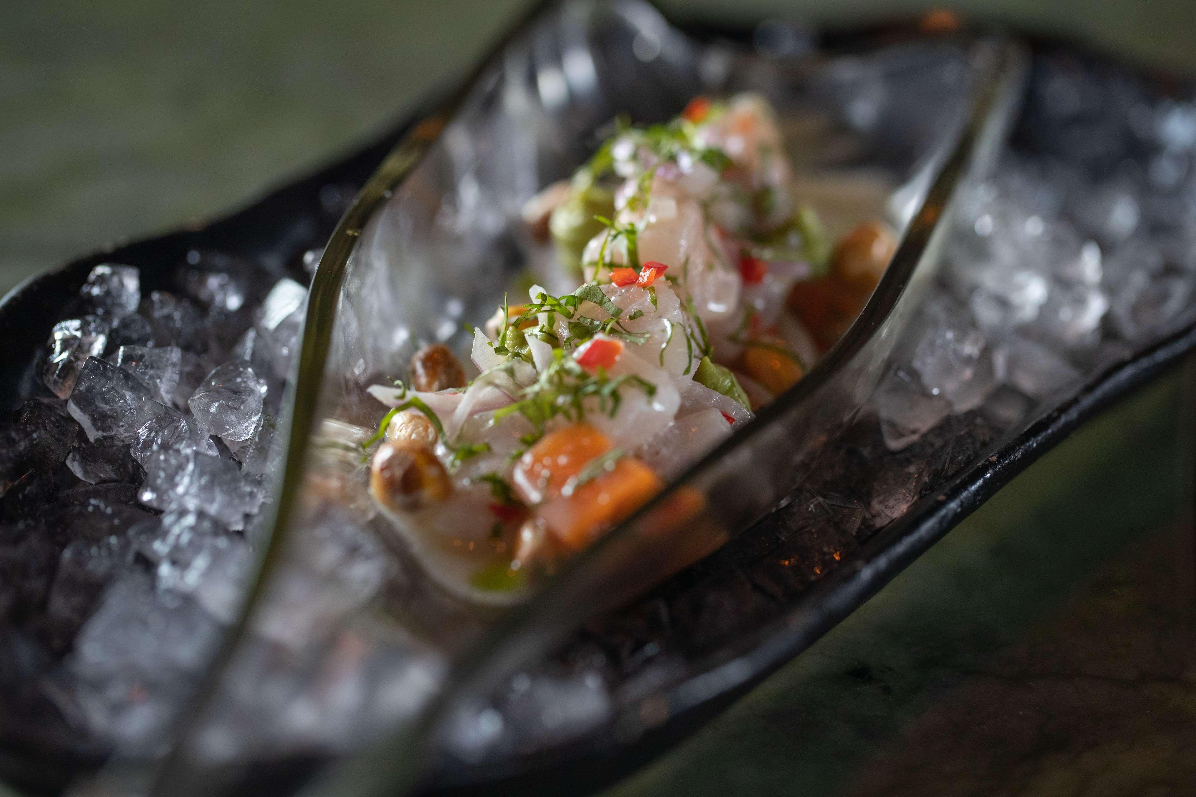 Hotel Conrad Abu Dhabi Etihad Towers Esterno foto Ceviche
