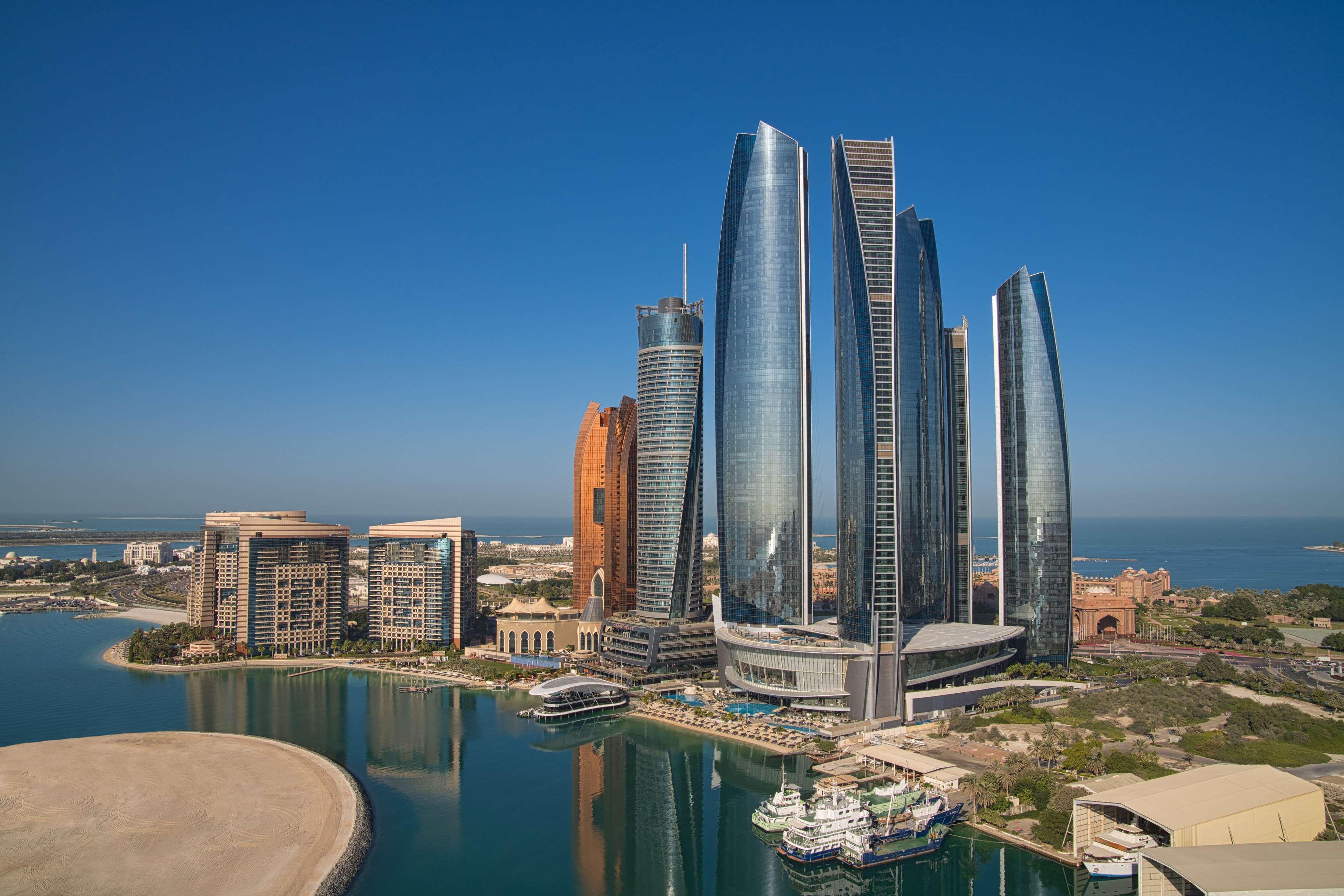 Hotel Conrad Abu Dhabi Etihad Towers Esterno foto Marina skyline