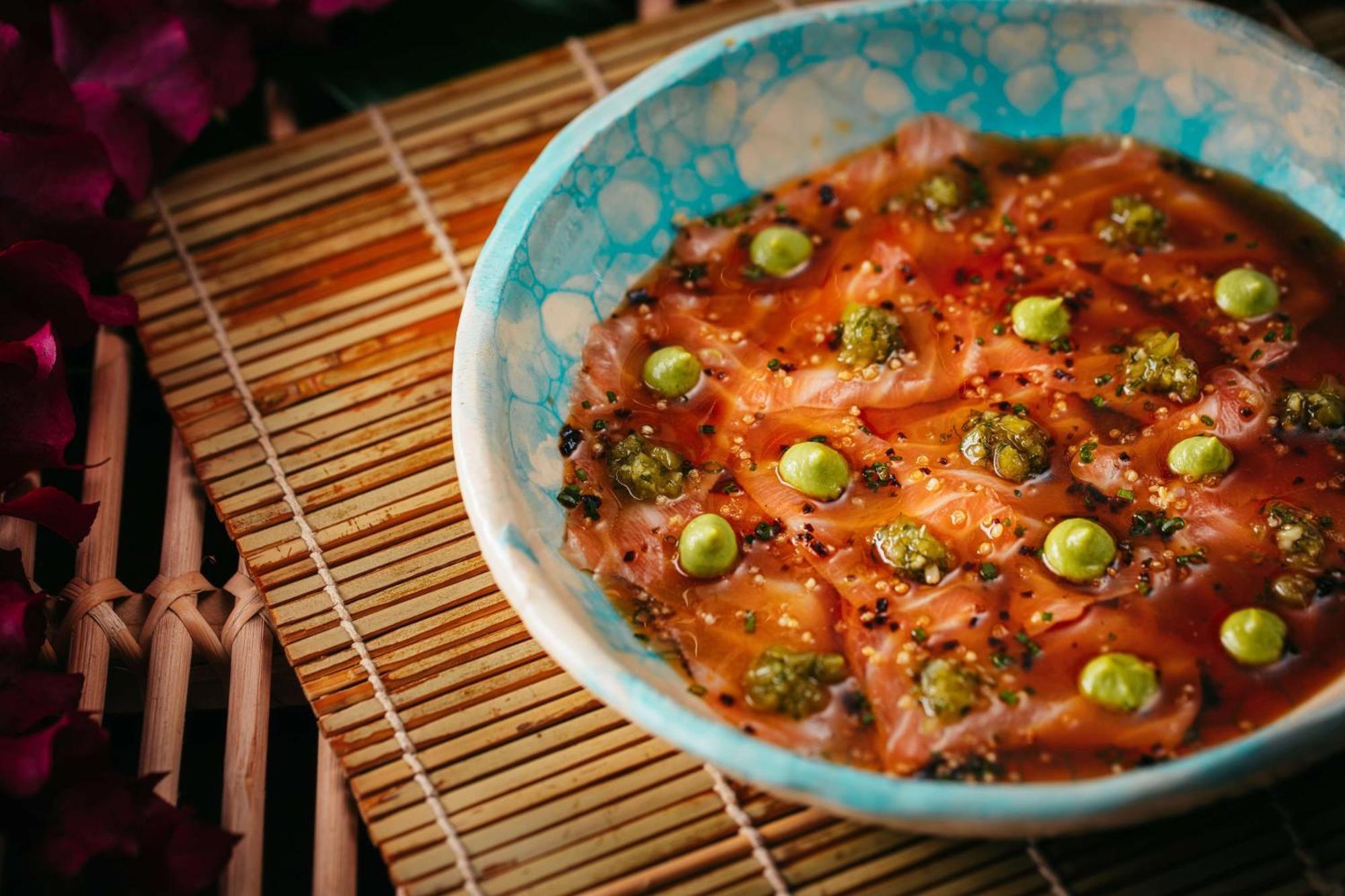 Hotel Conrad Abu Dhabi Etihad Towers Esterno foto Salmon ceviche